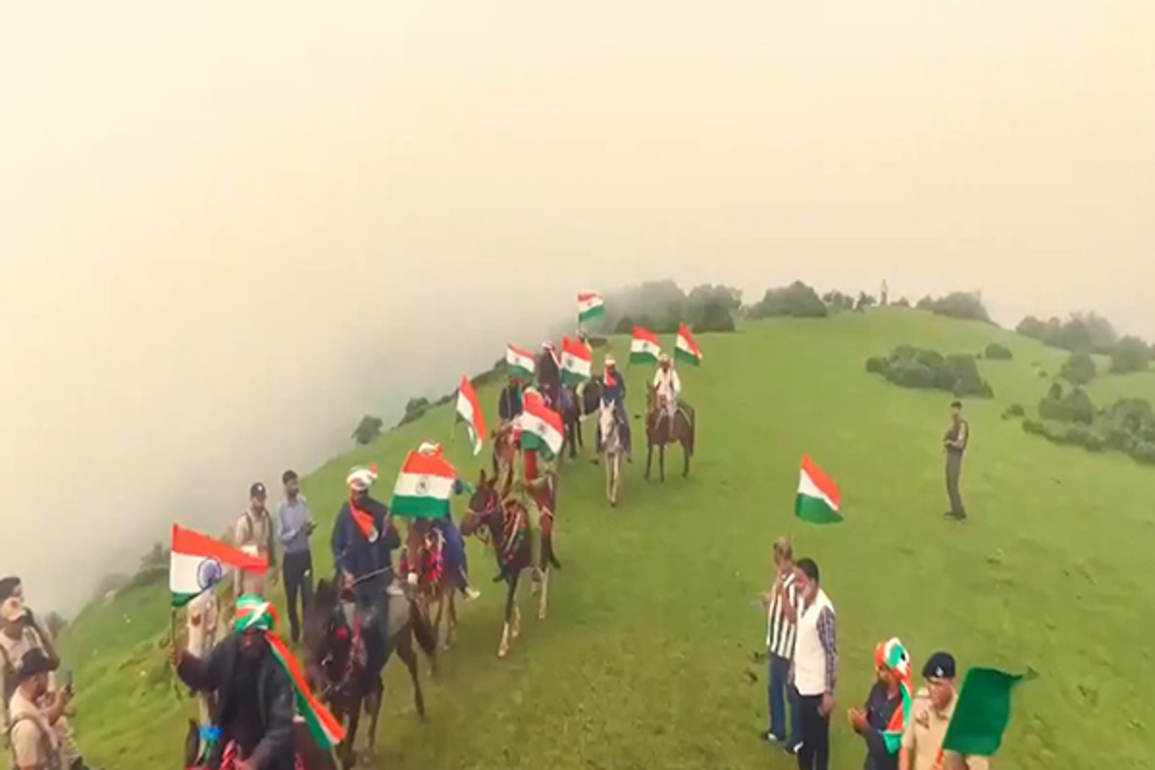JK LG lauds Tiranga Horse Rally organised by nomadic tribals in Rajouri