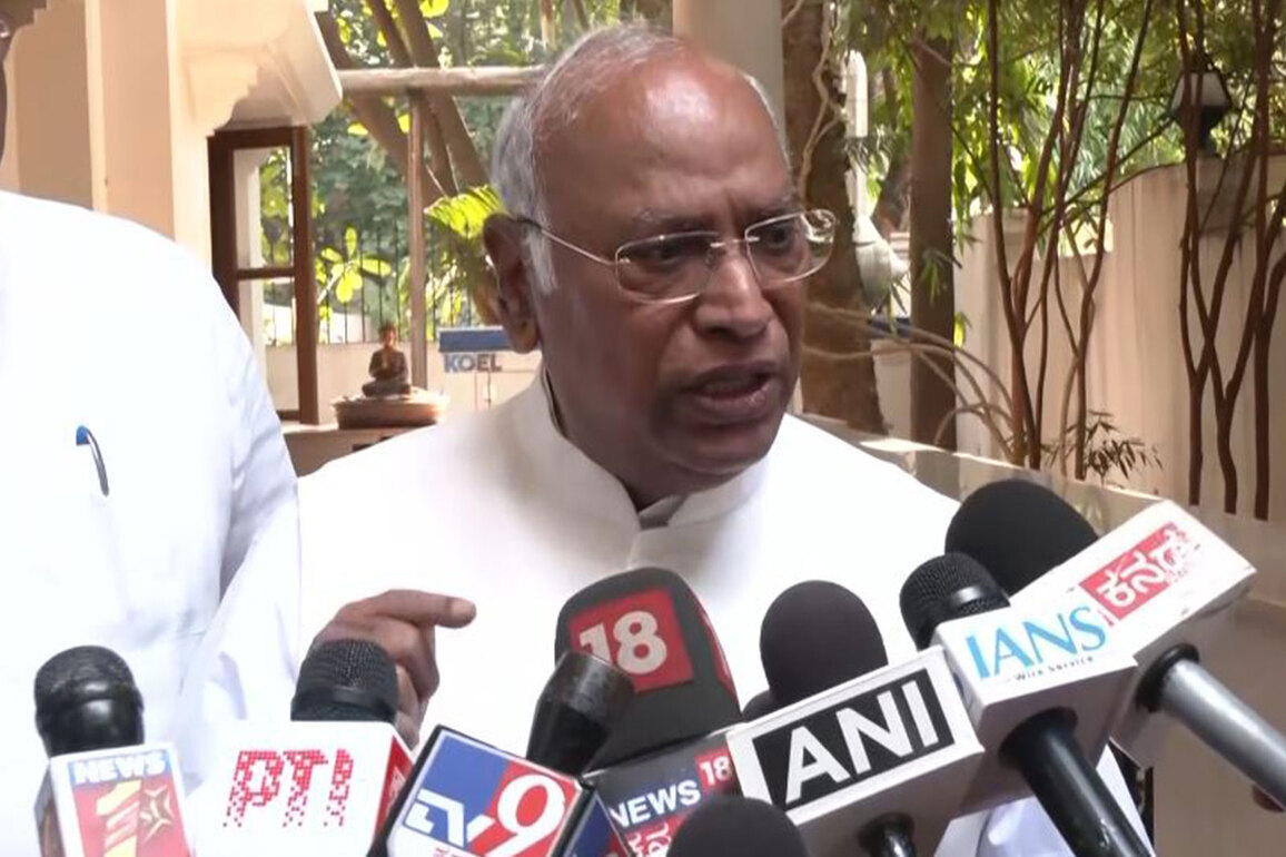 "Why did he keep it in cold storage for 30 months?": Kharge questions PM Modi on delay in implementing women's reservation