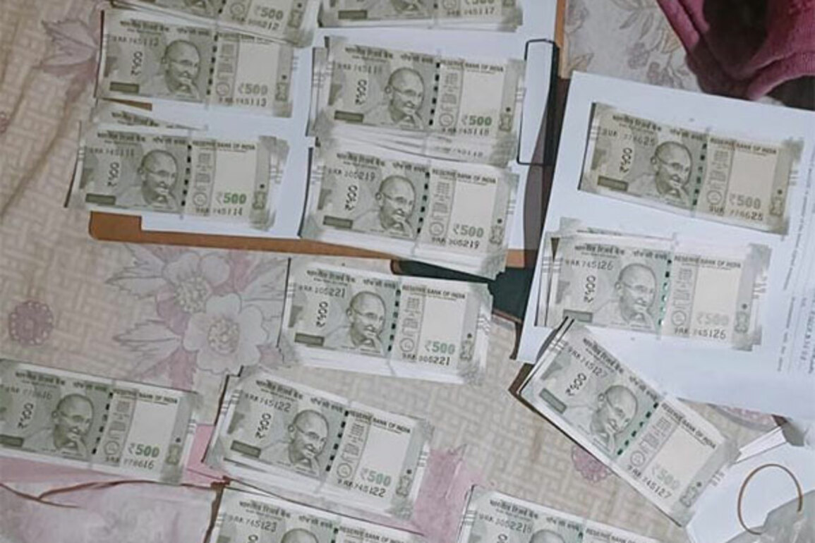 Assam: BSF arrests smuggler with fake Indian currency notes on Indo-Bangladesh border