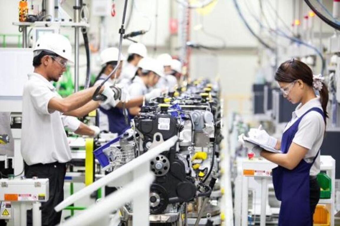 Japan's manufacturing sector improving, activity shrinking slowly