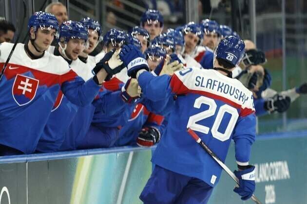 Sweden overcomes Italy fight, Slovakia stuns Finland on Day 1 of men's hockey