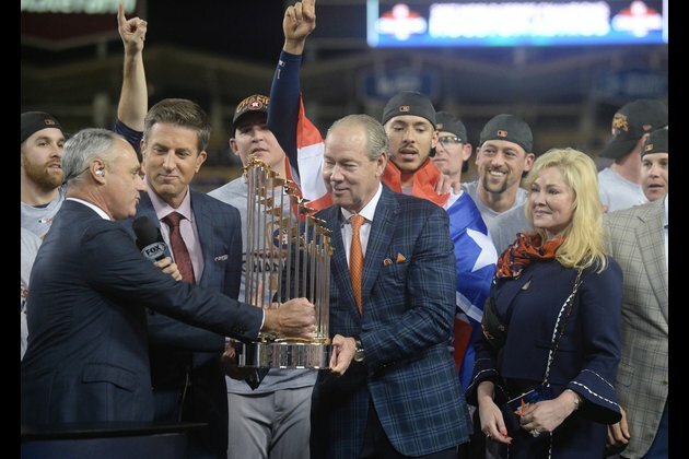 Manfred apologizes for 'piece of metal' comment