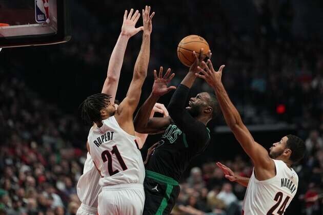 Trail Blazers finish strong, hold off Celtics