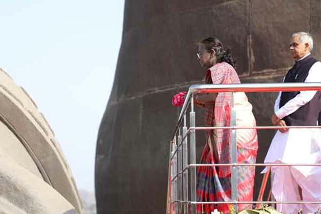 Gujarat: President Murmu visits Statue of Unity, pays tribute to Sardar Patel