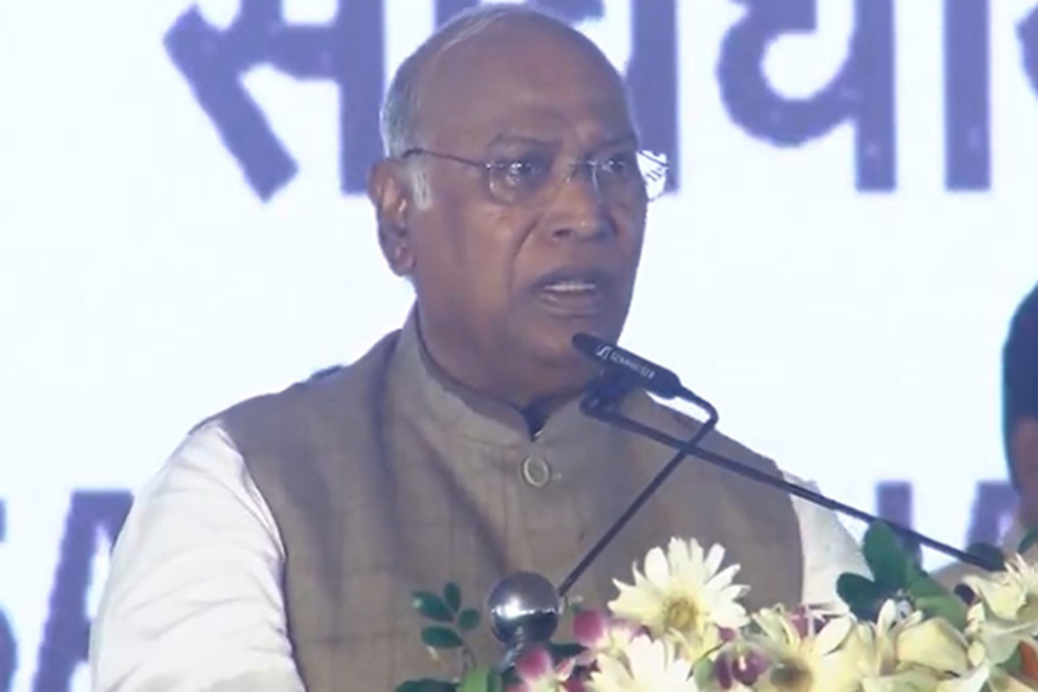 "No matter how hard BJP tries; Constitution cannot be destroyed": Mallikarjun Kharge