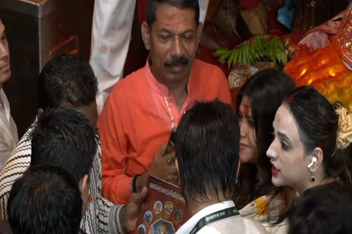 Ganesh Chaturthi 2025: Ektaa Kapoor visits Lalbaugcha Raja, offers prayers to Lord Ganesha
