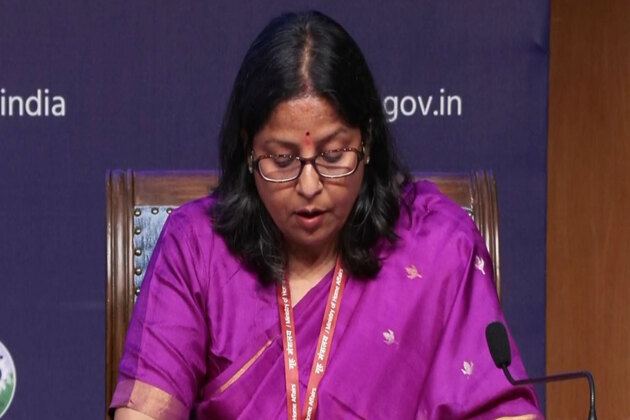 Govt says LPG panic booking down, adequate stock available across country