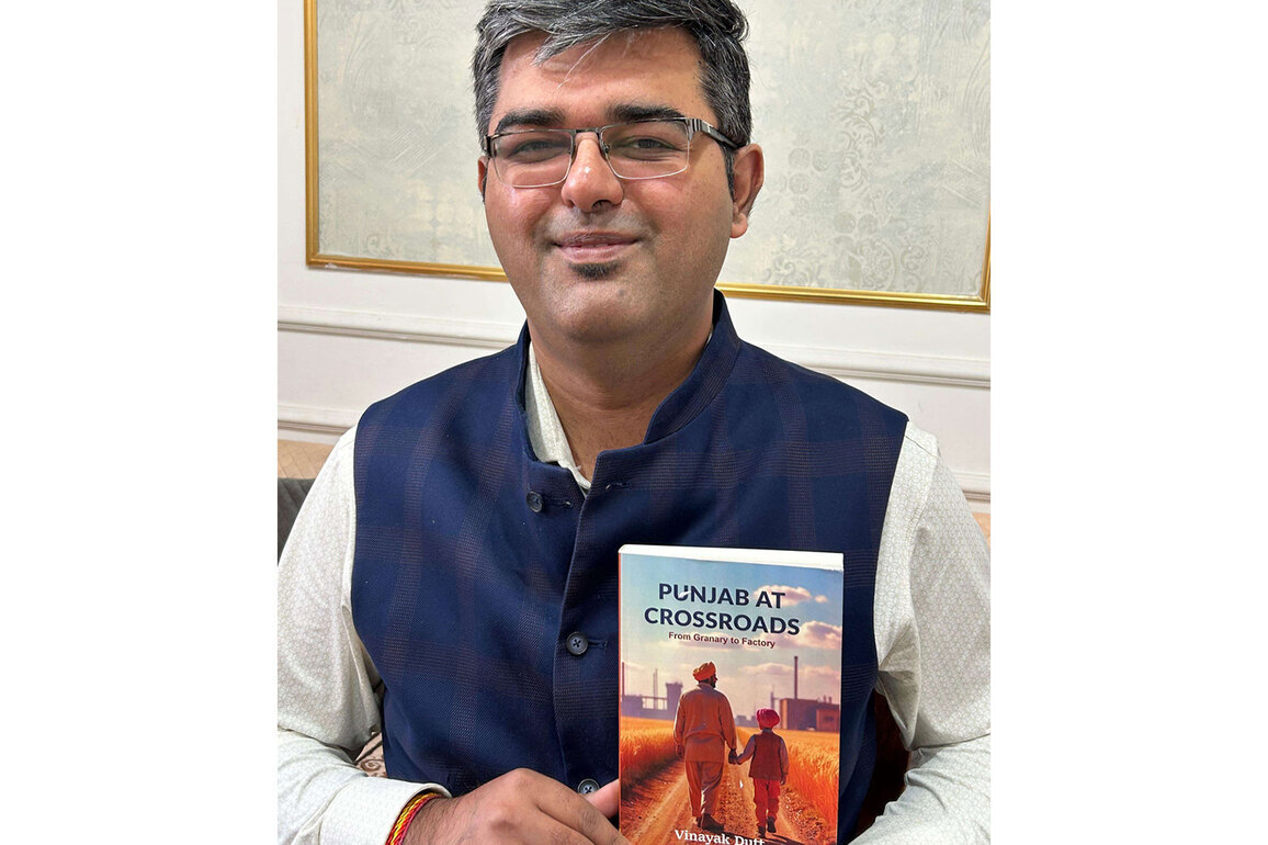 'Punjab at Crossroad' by Mr. Vinayak Dutt Discusses Punjab's Industrial Growth, Agrarian Stress and Youth Migration