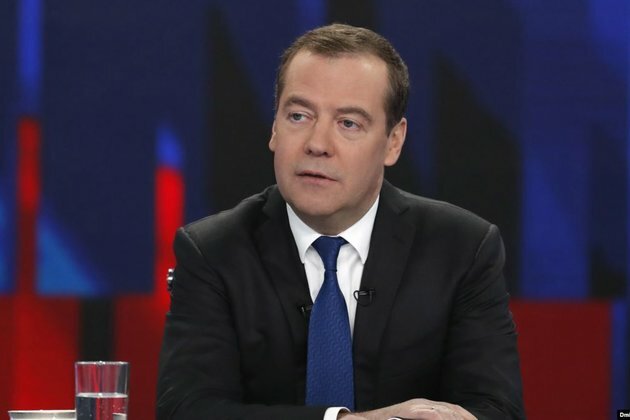 Medvedev Says He&#039;s Hanging On To United Russia Party Chairmanship