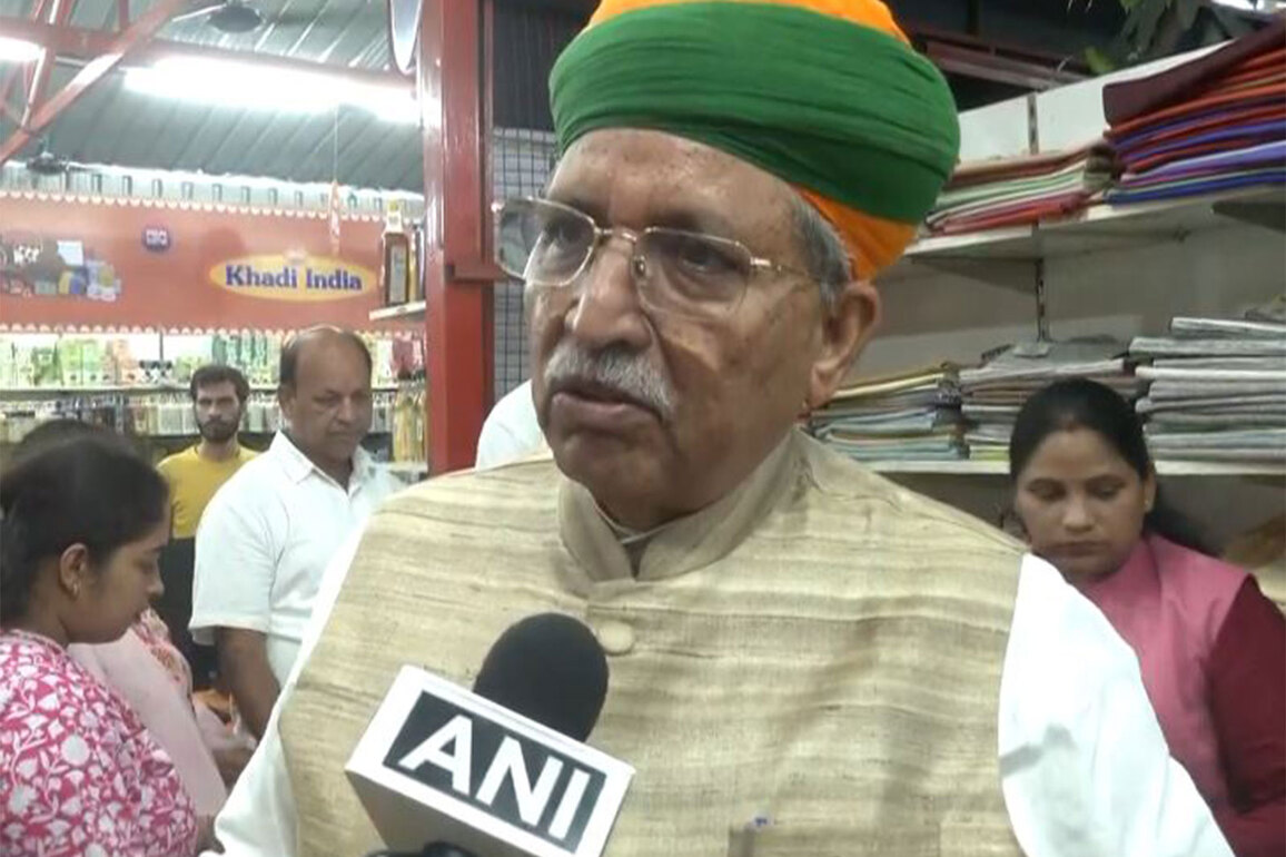 "It has become habit for Rahul Gandhi to defame country": Union Minister Meghwal
