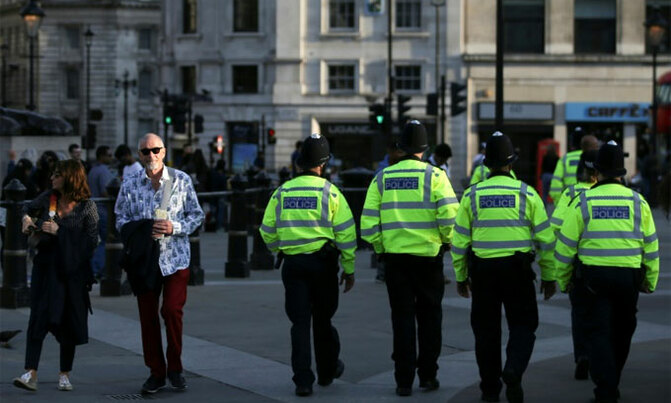 Britain raises terror threat level after concert carnage Britain raises terror threat level after concert carnage