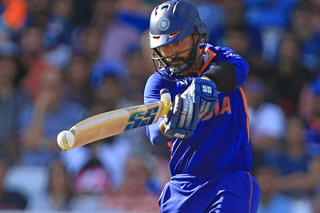 "Both you fossils....": Karthik hilariously roasts Nasser, Atherton over older remarks on India's alleged Dubai advantage during CT 2025