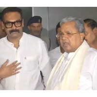 Karnataka CM Siddaramaiah, DCM Shivakumar reach Delhi amid leadership change buzz