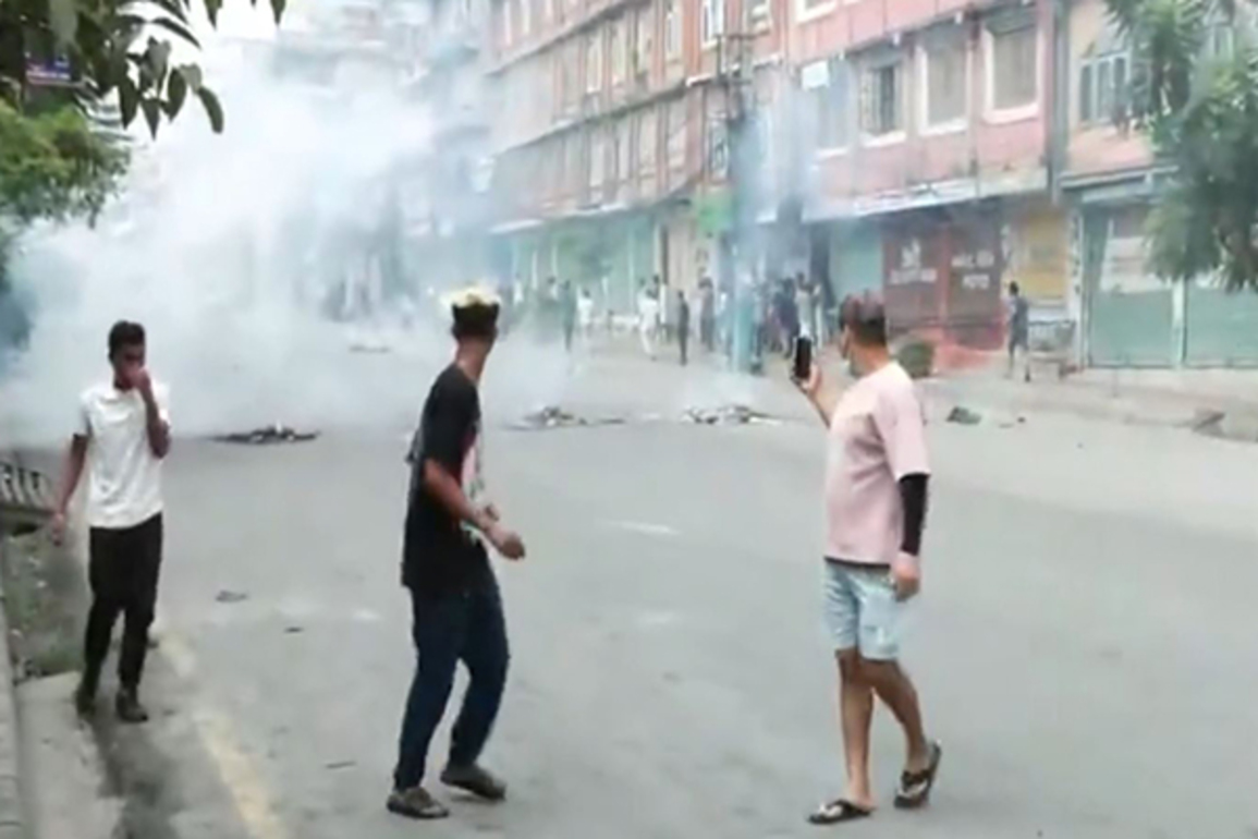 Nepal protesters torch Communication Minister's residence, as violence continues on Day 2