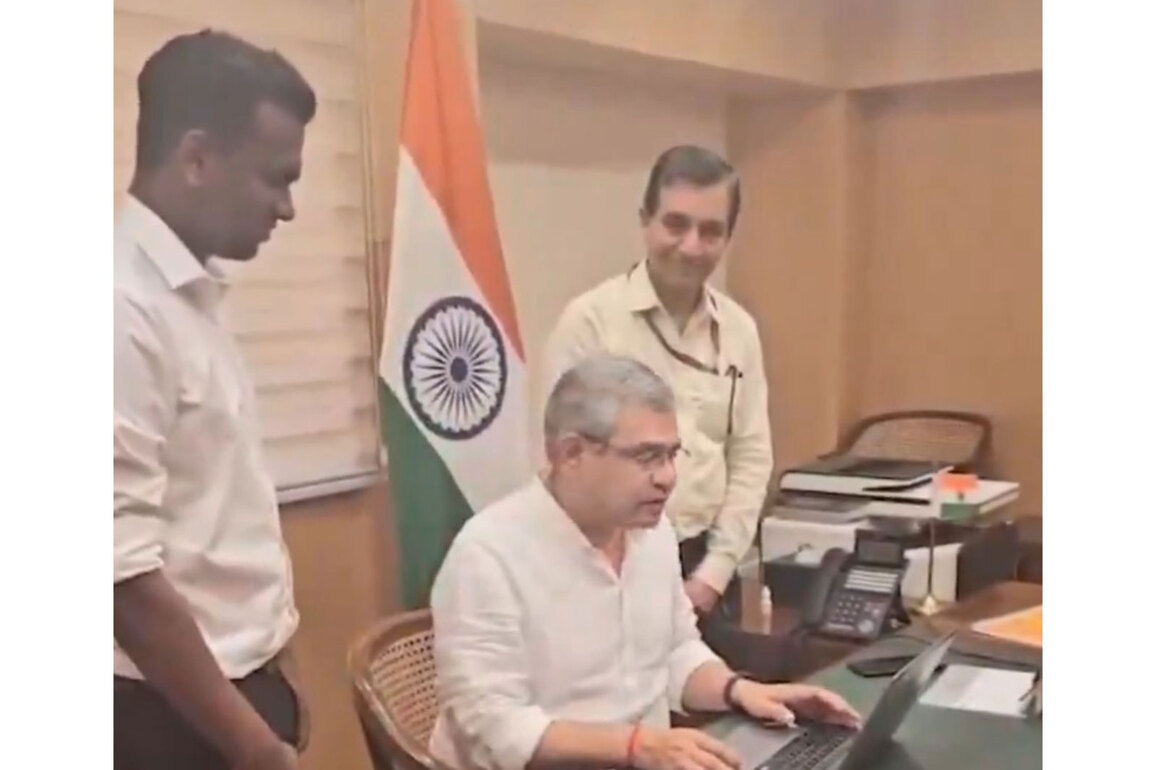 I urge all to join PM Modi's call for Swadeshi: Ashwini Vaishnaw