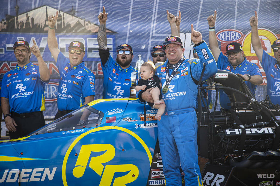 Tony Stewart wins NHRA 4-Wide Nationals at Las Vegas Motor Speedway  Races  - Motor Sports
