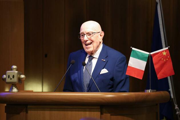 Interview: U.S. unilateralism poses serious challenge to global trade -- business expert