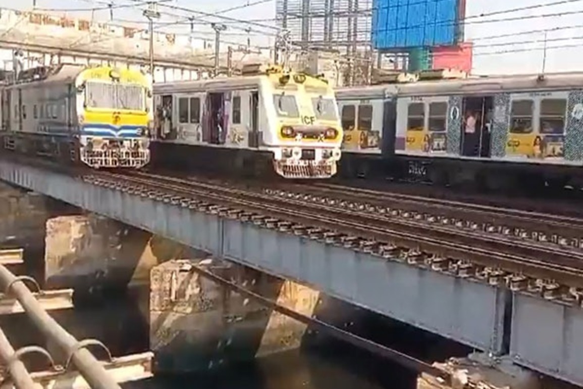 Mumbai locals "running at slow speed" due to heavy downpour