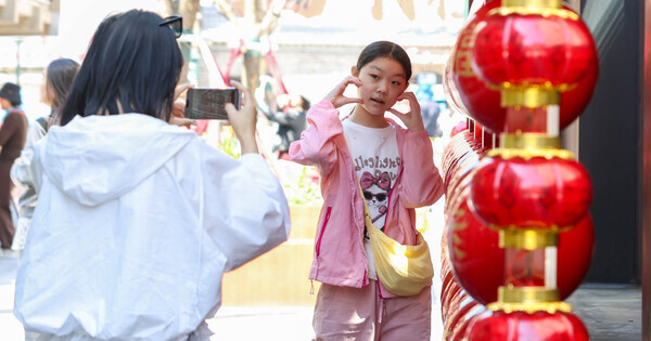 CHINA-JILIN-CHANGCHUN-SPRING-LIFESTYLE-COLOR WALK (CN)