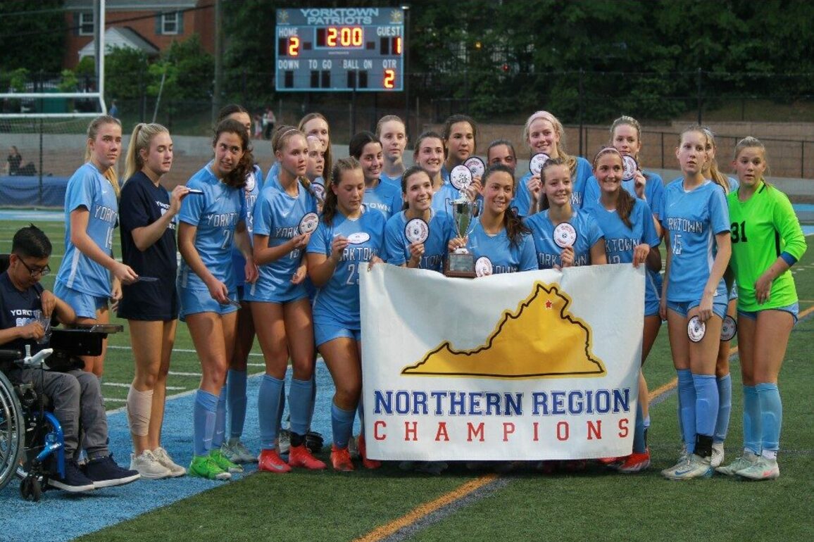 Yorktown nips W-L in region soccer championship match