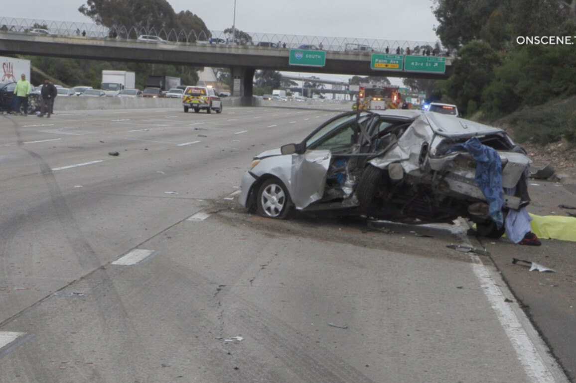 One killed, 4 injured in collision on I-805 in San Diego