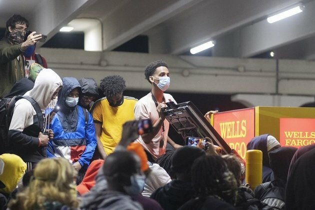 Update: Unrest sweeps U.S. over George Floyd&#039;s death