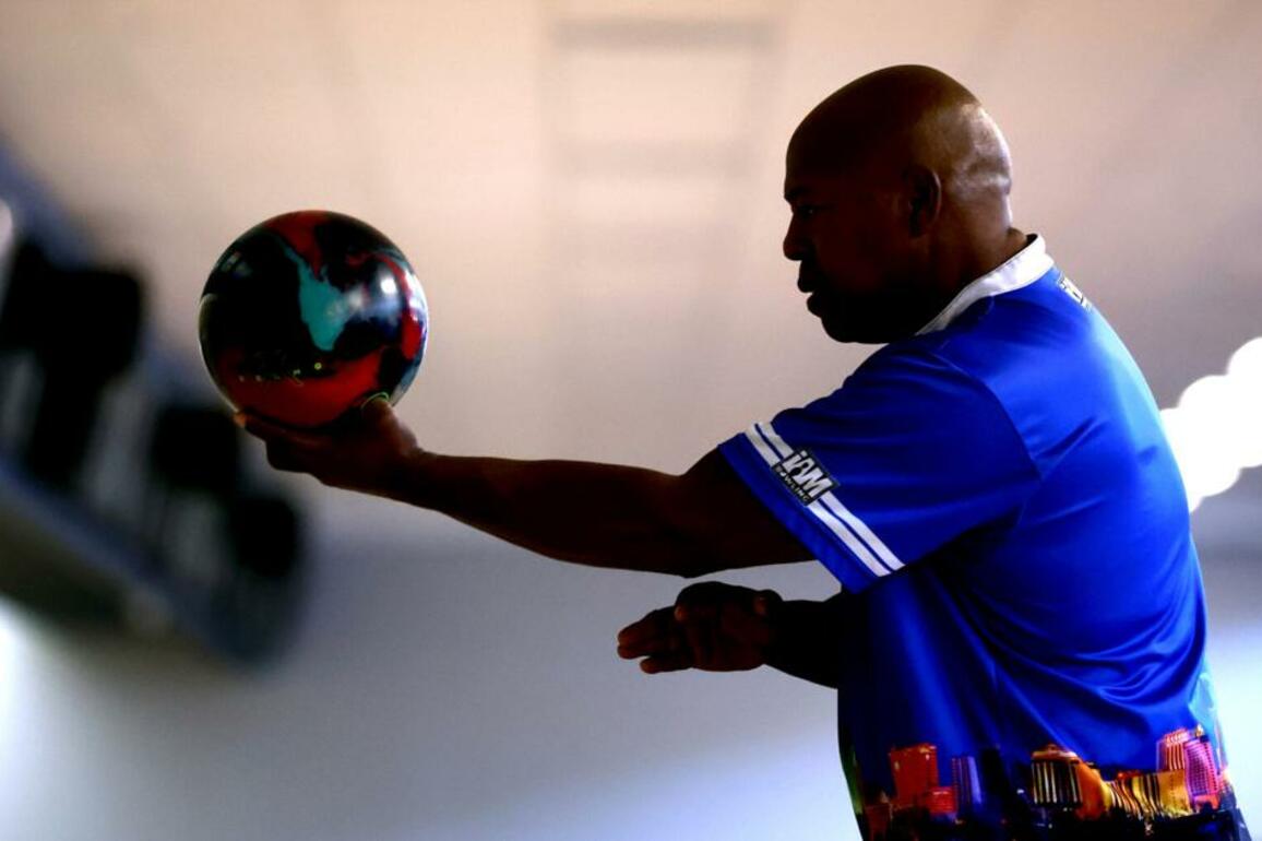 Fresh start for Tucson bowling center