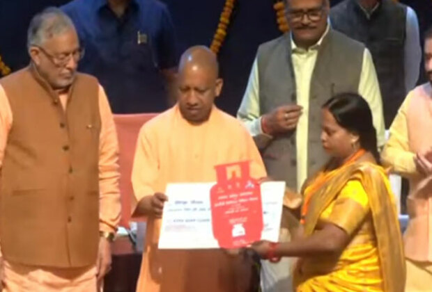 Uttar Pradesh CM Yogi Adityanath distributes Rs1,890 Crore gas subsidy under Ujjwala Yojana