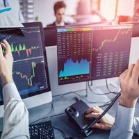 Dow Jones closes 102 points higher despite U.S. dollar slide