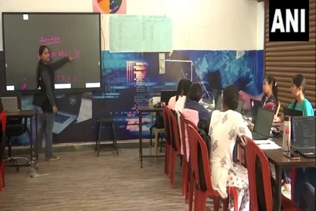 Chhattisgarh: Nav Gurukul trains girls in software programming, graphic design, finance, business management