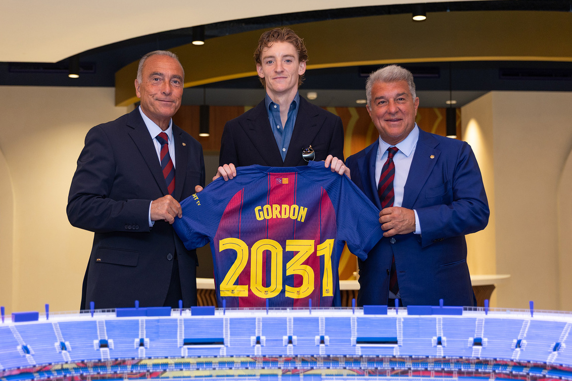 "Dream come true": Anthony Gordon secures 5-year deal with Barcelona