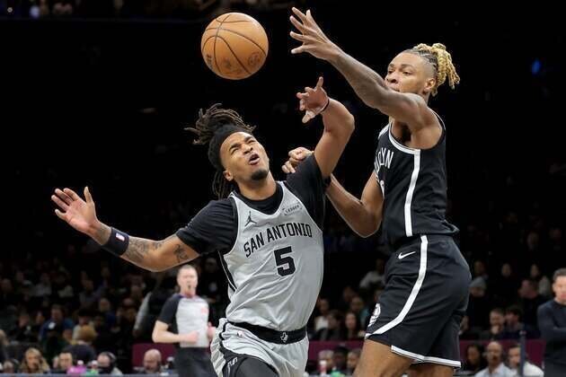 Julian Champagnie enjoys Brooklyn homecoming as Spurs' streak hits 11