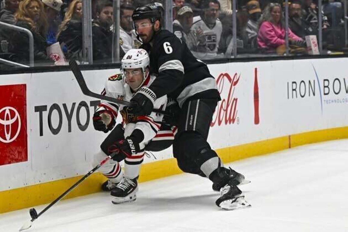 Backed by Kings' 6 goals, Darcy Kuemper blanks Blackhawks