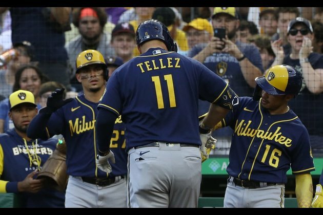 Pirates, Brewers continue power-packed series