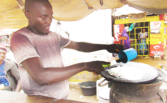 Ssenyonga ng'asiika eggi ly'okukola loolekisi Ssenyonga ng'asiika eggi ly'okukola loolekisi