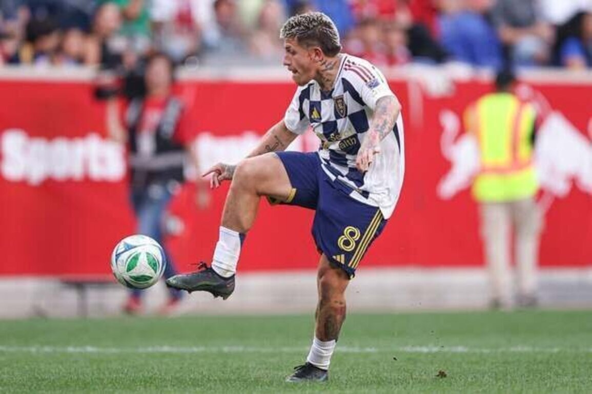 Minnesota United acquire M Peter Stroud from Red Bulls