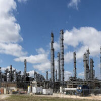 Chevron cuts capex, raises efficiency goals after Hess merger
