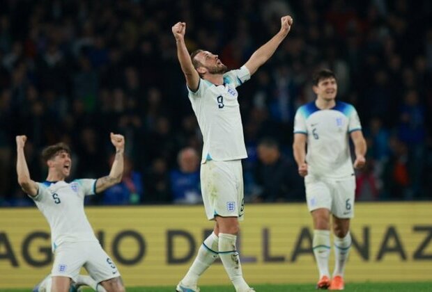 Harry Kane's record breaking goal seals victory for 10-men England against Italy