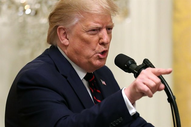 Trump leaves Washington troubles for the campaign trail