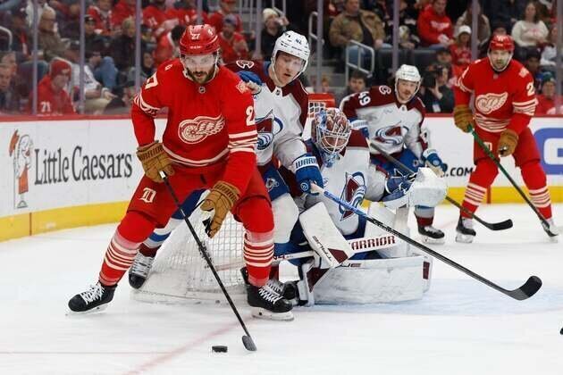 Nathan MacKinnon guides Avs to 5-0 win over Red Wings
