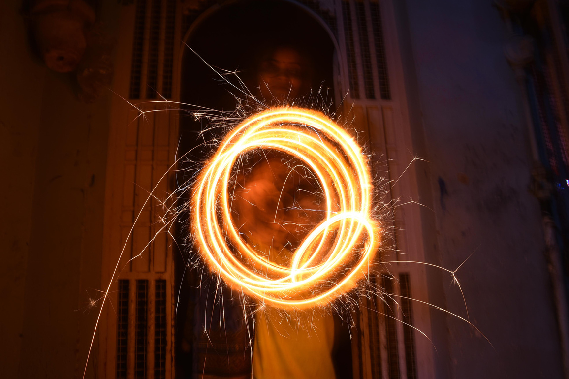 PAKISTAN-KARACHI-DIWALI-CELEBRATION