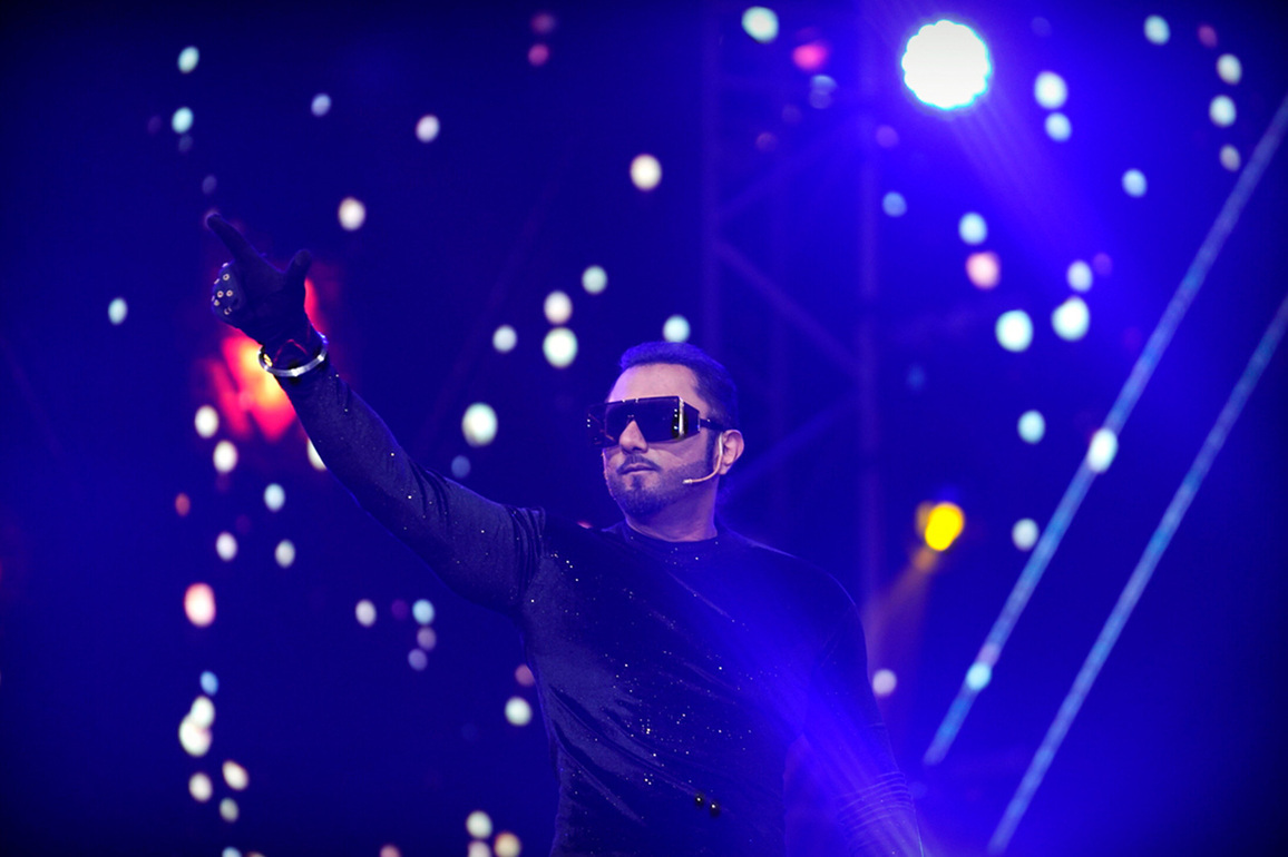 Delhi HC asks singer Honey Singh to file affidavit after he denies singing objectionable song in concert