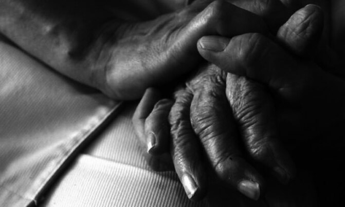 Early menopause 'may speed up aging' Early menopause 'may speed up aging'