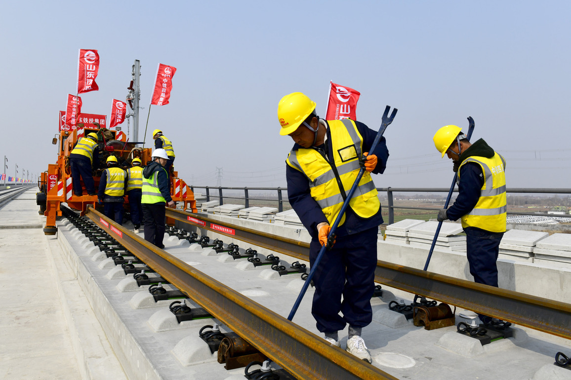(ShandongHorizon) CHINA-SHANDONG-BINZHOU-RAILWAY CONSTRUCTION-TRACK LAYING (CN)
