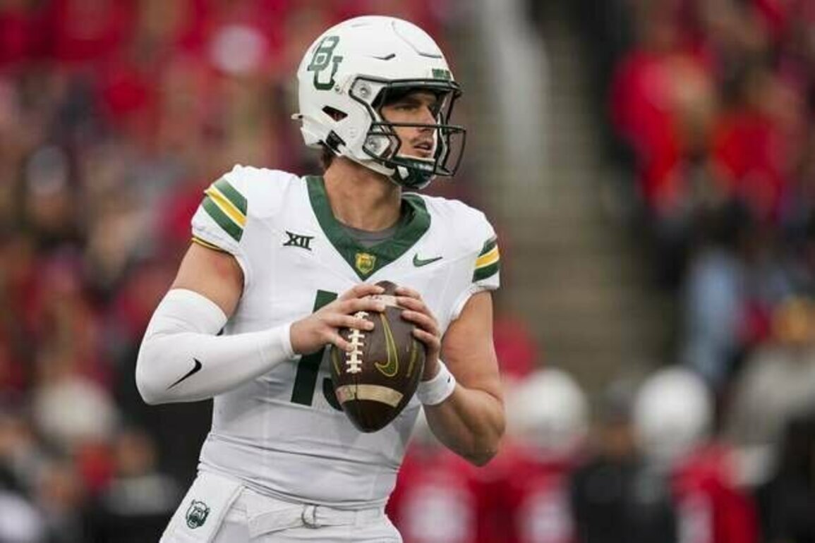 UCF, Baylor battle for momentum in Big 12