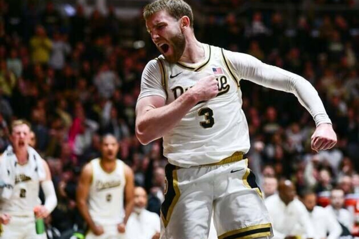 Riding 8-game winning streak, No. 4 Purdue visits USC
