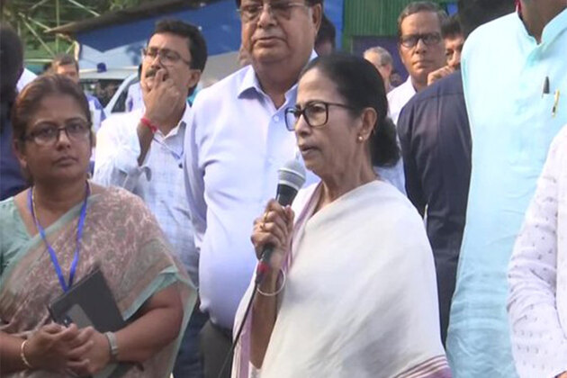 West Bengal CM Mamata Banerjee expresses shock over tragic blast near Red Fort in Delhi