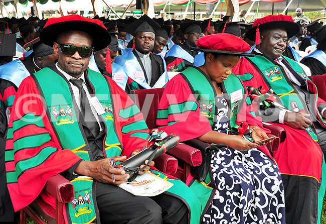  aul yende  with other h graduands 