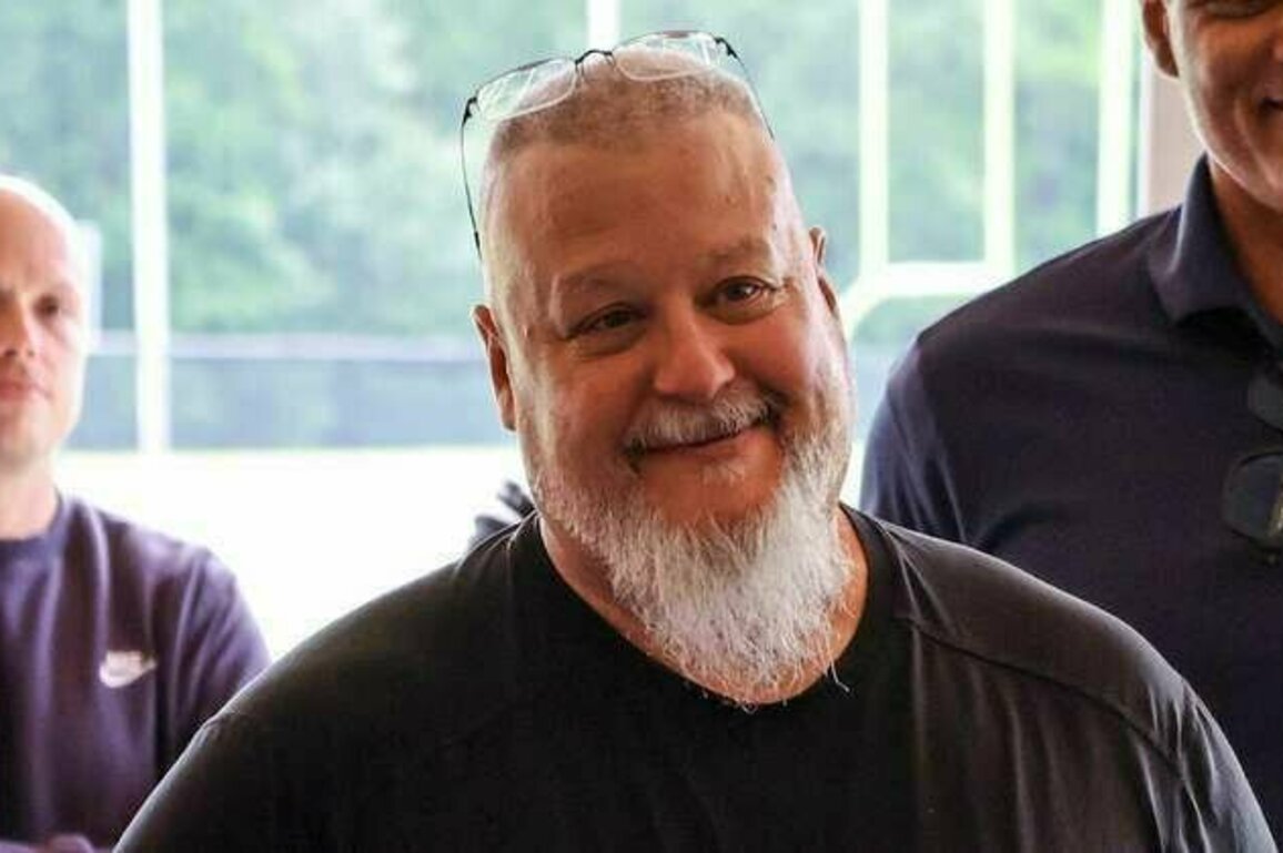Ravens' Jon DubReceives Pro Football Hall of Fame Award of Excellence