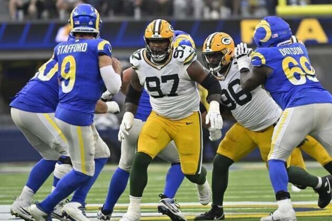 Netflix lands Rams-Packers, first NFL game on Thanksgiving Eve